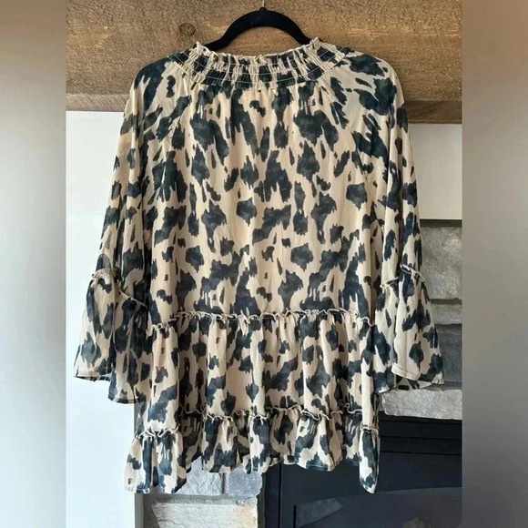 Entro Blouse M Animal Print Oversized Flounce Flutter Tired Feminine Flowy - Picture 3 of 11